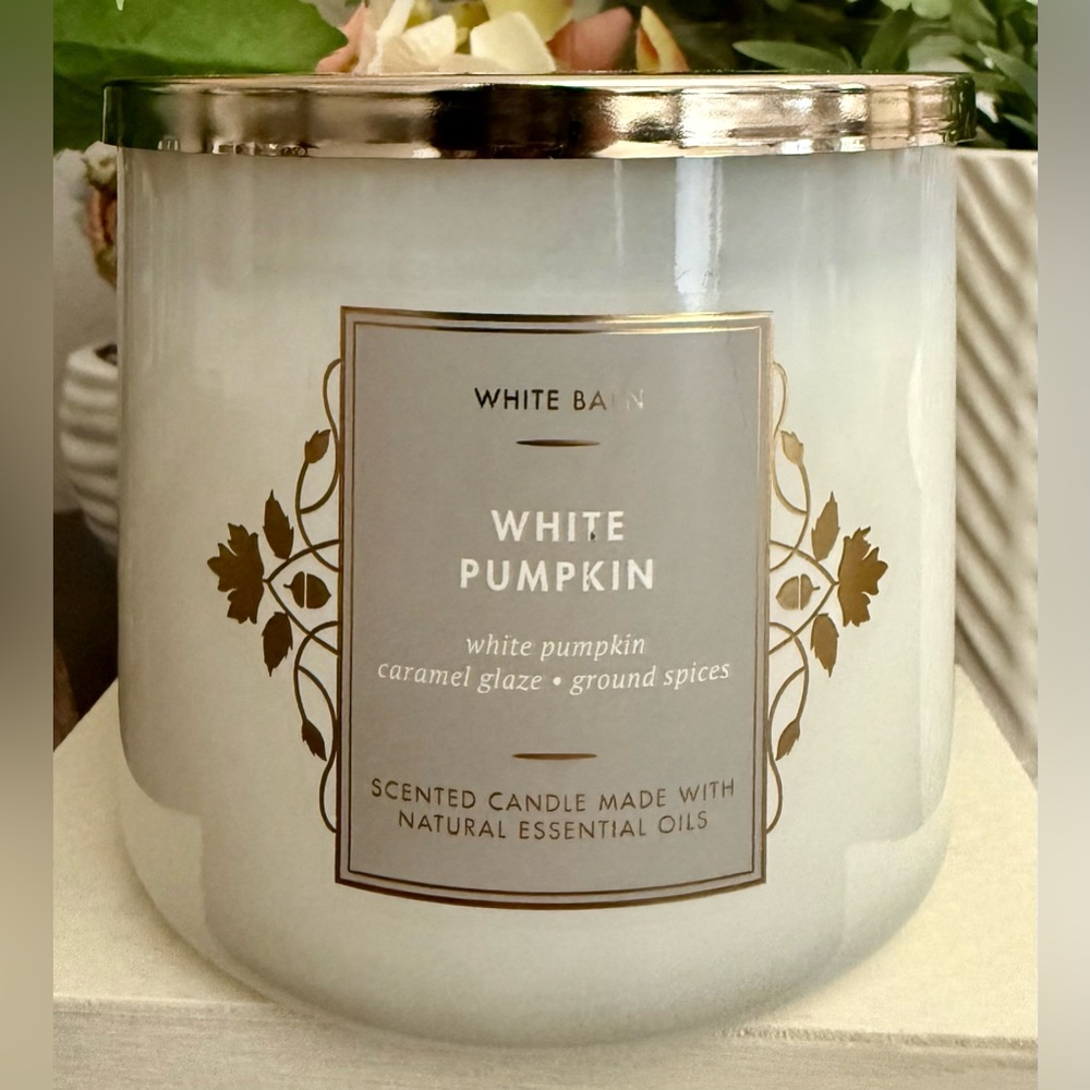 🆕🍂 WHITE BARN “WHITE PUMPKIN” 3-WICK CANDLE. NEW. MADE WITH ESSENTIAL OILS.